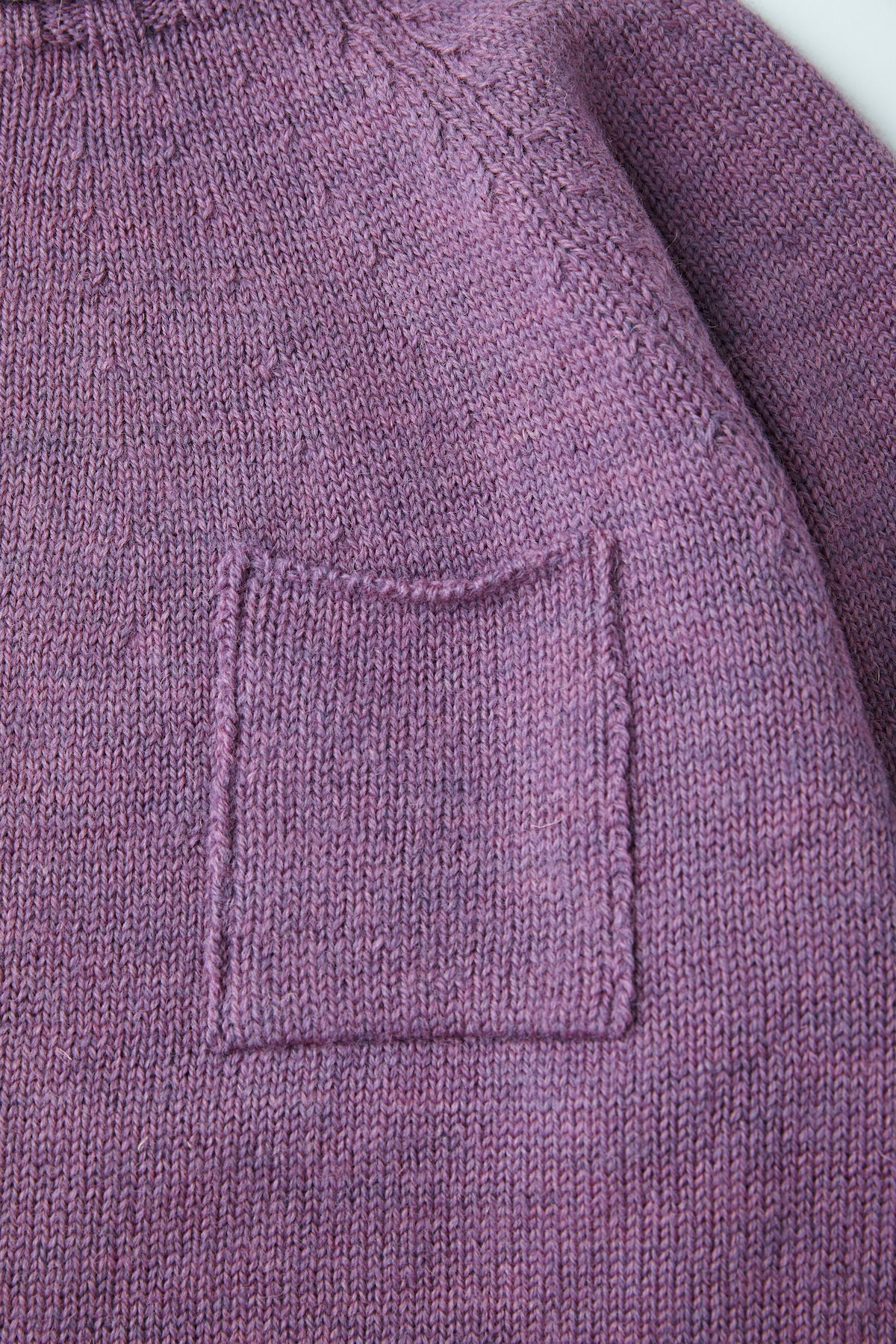 TWEEDY YARN ROLL-NECK SWEATER- 222OJ-KN07