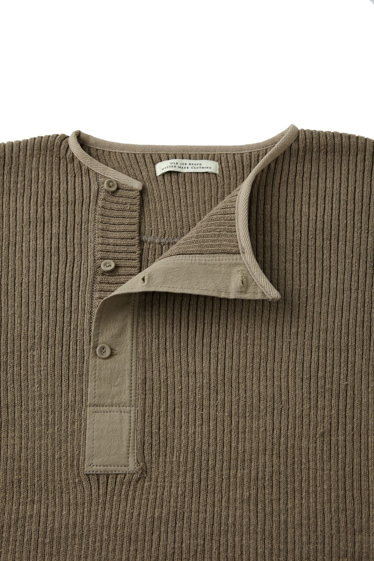 OLD JOE - ASYMMETRY FRONT HENLY SWEATER | www.causus.be